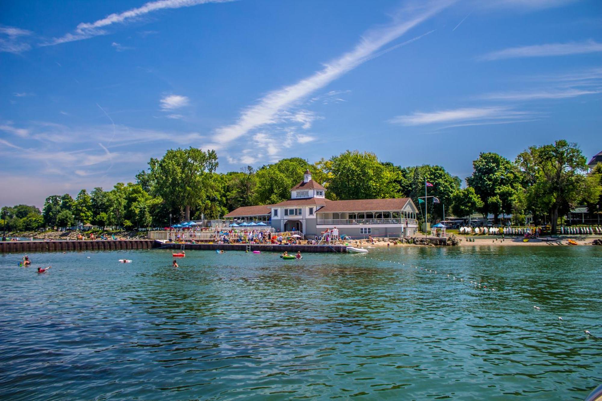 The Fountain Inn Lakeside Marblehead Exterior photo